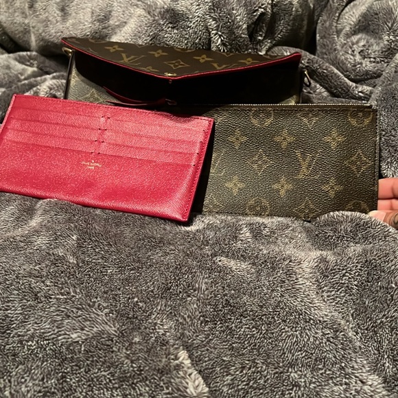 Louis Vuitton Felicie Monogram Pochette - Picture 11 of 15